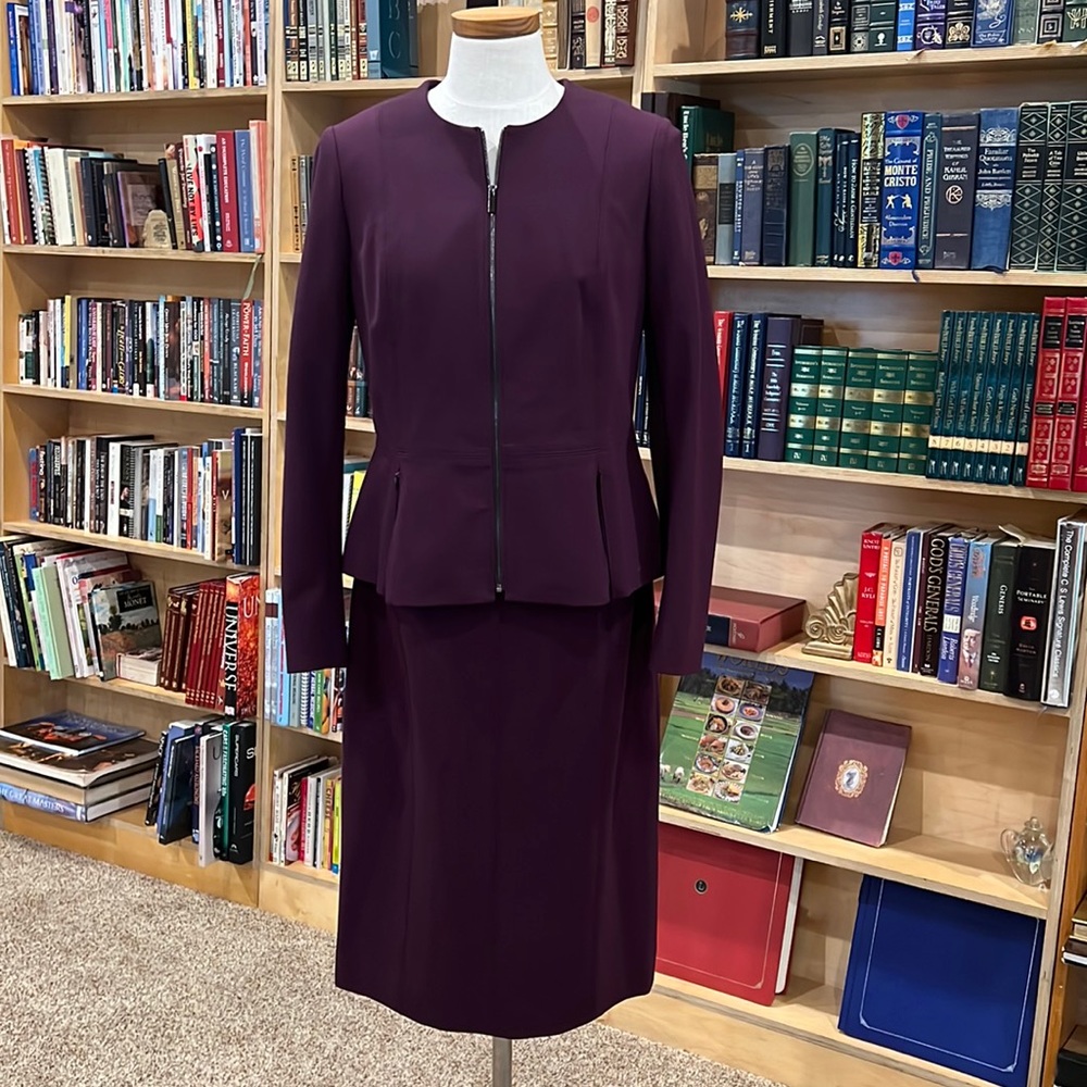 Carlisle New York skirt suite.
